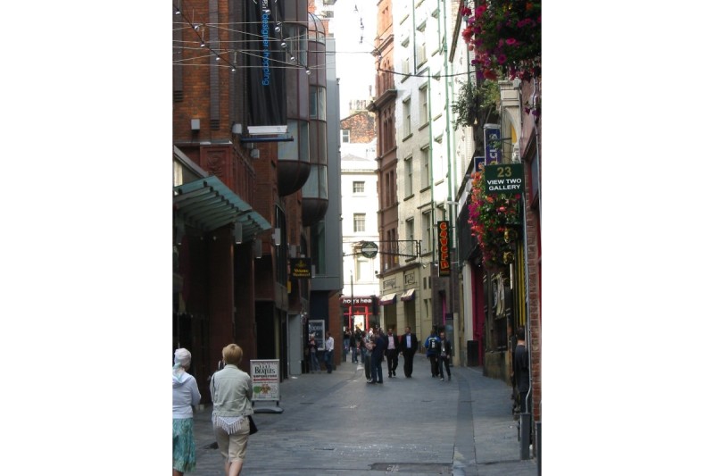 Mathew Street à Liverpool, un endroit célèbre pour les Beatles.
