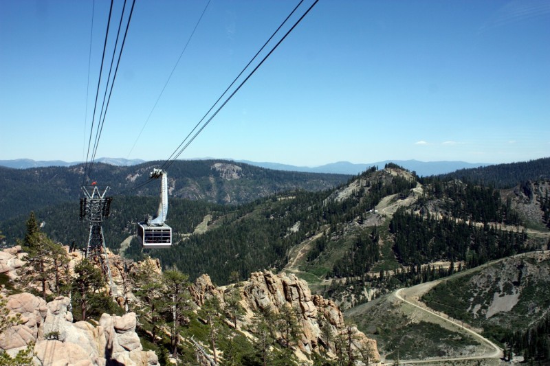 Le tramway aérien de Palisades Tahoe à Olympic Valley, Californie.