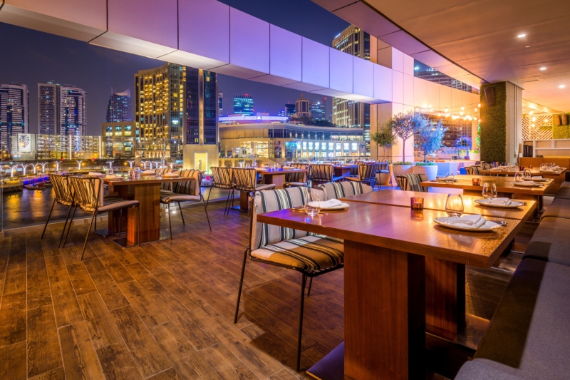La salle à manger du Marina Social à Dubaï