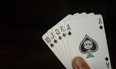 5 signes que votre adversaire au poker bluffe 15