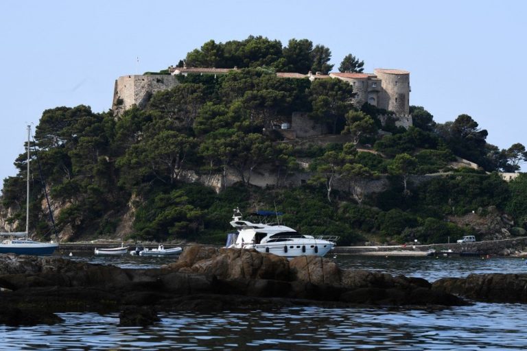 Soleil, mer et montagne : Les lieux de vacances des hommes politiques français 21